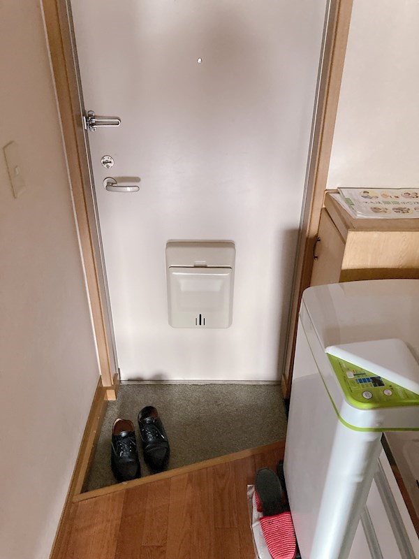 ラリーグラス鷹の台 玄関